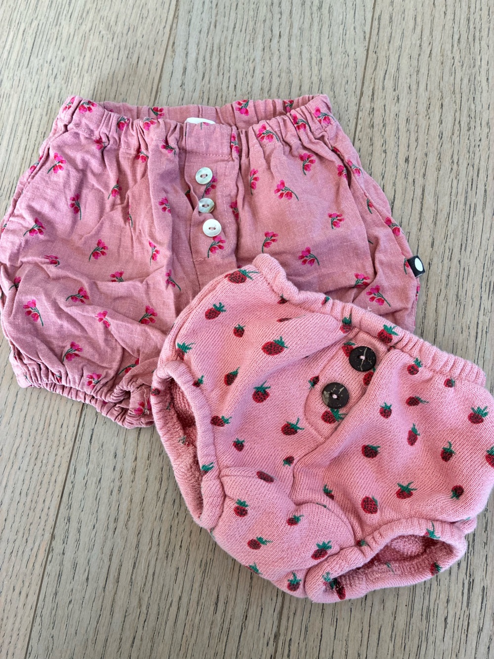 Oeuf baby Pink Floral & Strawberry Bloomers set